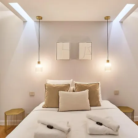 - Ponthieu - Elysees Paris