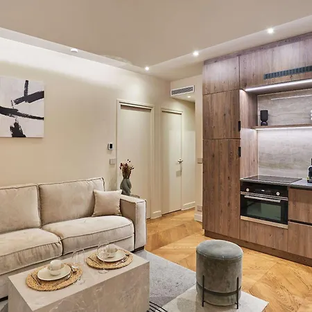 - Ponthieu - Elysees Apartmán