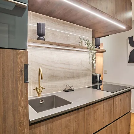 - Ponthieu - Elysees * Paris